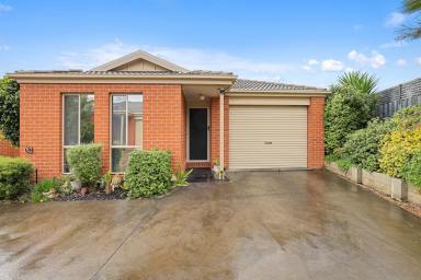 Unit For Sale - VIC - Drouin - 3818 - Cosy and Comfortable  (Image 2)