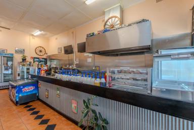 House For Sale - VIC - Murrayville - 3512 - Cafe WITH 3 bedroom home!  (Image 2)