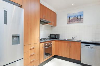 Unit Leased - VIC - Hamilton - 3300 - Convenient location (Image 2)