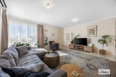 Unit For Sale - VIC - Ararat - 3377 - Affordable & Immaculate Central Brick Unit (Image 2)