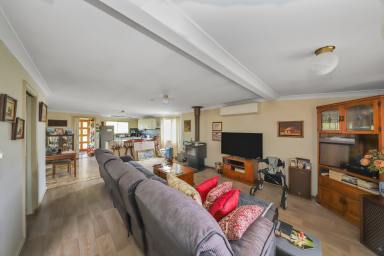 House For Sale - NSW - Adelong - 2729 - Enjoy Space & Comfort!  (Image 2)
