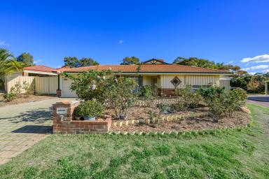 House For Sale - WA - Stratton - 6056 - Spacious Family Home  (Image 2)