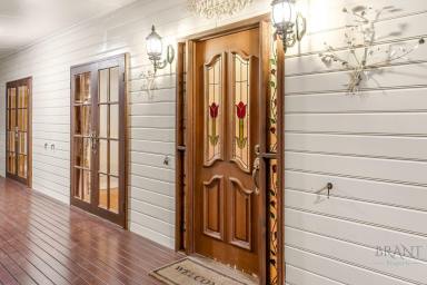 House For Sale - QLD - Reesville - 4552 - Substantial Character Home Minutes to Maleny!  (Image 2)