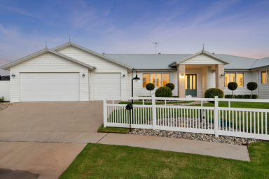 House For Sale - VIC - Mildura - 3500 - Grand Scale, Unrivalled Luxury, Endless Family Enjoyment  (Image 2)