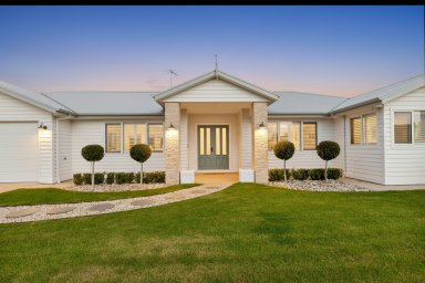 House For Sale - VIC - Mildura - 3500 - Grand Scale, Unrivalled Luxury, Endless Family Enjoyment  (Image 2)