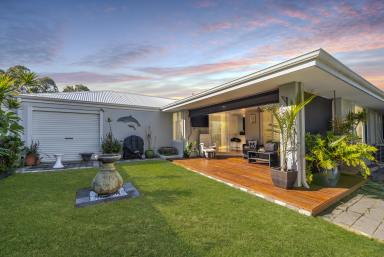 House For Sale - WA - Dawesville - 6211 - RESORT STYLE LIVING AT ITS BEST (Image 2)