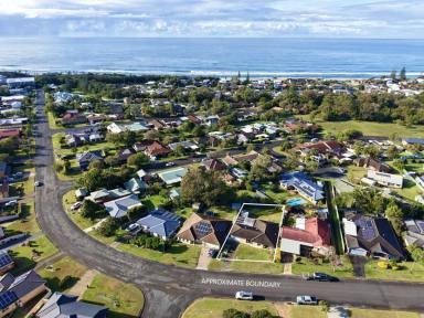House For Sale - NSW - Old Bar - 2430 - COASTAL CONVENIENCE WITH ROOM TO GROW  (Image 2)