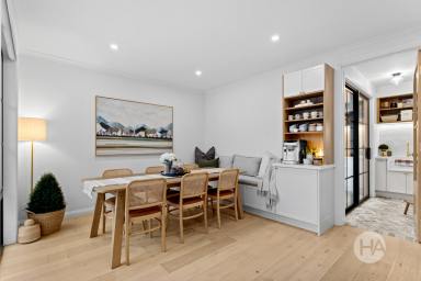House For Sale - VIC - Mount Eliza - 3930 - Decedent in Design  (Image 2)
