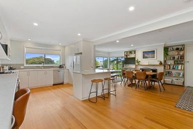 House For Lease - VIC - Apollo Bay - 3233 - DELIGHTFUL & CENTRAL FAMILY HOME (Image 2)