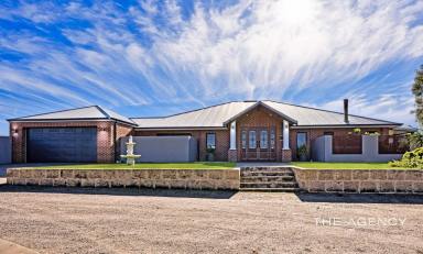 House For Sale - WA - Woorree - 6530 - NOW SELLING - ONE OF THE BEST PROPERTIES AVAILABLE TO BUY IN TOWN  (Image 2)