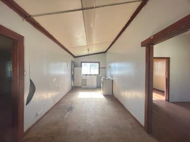 House For Sale - QLD - Macleay Island - 4184 - Diamond in the Rough with Water Views & Room to Grow  (Image 2)