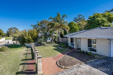 House For Sale - WA - Koondoola - 6064 - PRIME DEVELOPMENT POTENTIAL IN PEACEFUL CUL DE SAC!  (Image 2)
