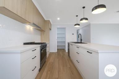 House For Lease - NSW - Thurgoona - 2640 - BRAND NEW BEAUTY! (Image 2)