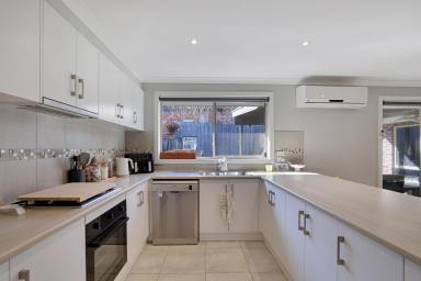 House For Sale - VIC - Drouin - 3818 - ATTENTION INVESTORS (Image 2)