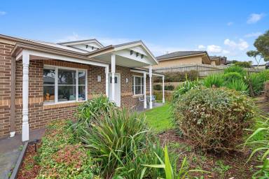 House For Sale - VIC - Drouin - 3818 - A MUST-SEE PROPERTY (Image 2)