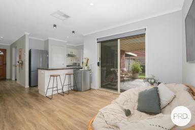 House For Lease - NSW - Glenroy - 2640 - COMFORT AND COZY INSIDE AND OUT! (Image 2)
