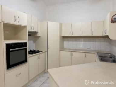 House For Lease - QLD - Araluen - 4570 - 4 Acres Less Than 10 Minutes from CBD  (Image 2)