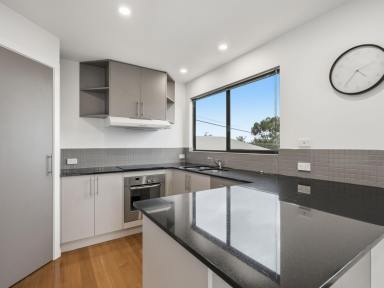 House For Lease - TAS - Bellerive - 7018 - Stunning Home with Breathtaking Views in the Heart of Bellerive! (Image 2)