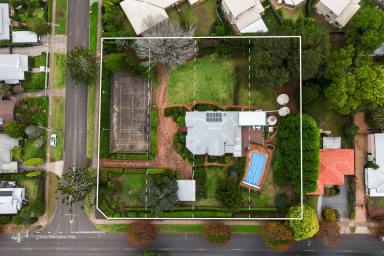 House For Sale - QLD - Mount Lofty - 4350 - One Landmark Opportunity - 1 Acre in 4 Titles with Views  (Image 2)