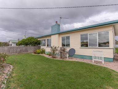 House For Sale - TAS - Devonport - 7310 - Easy Living in the Heart of Devonport  (Image 2)