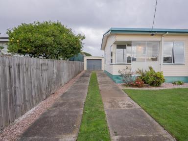 House For Sale - TAS - Devonport - 7310 - Easy Living in the Heart of Devonport  (Image 2)
