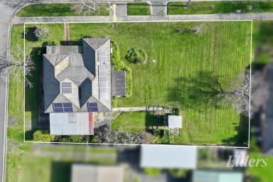 House For Sale - VIC - Neerim South - 3831 - Packed with Charm, Potential & Position on 923m²  (Image 2)