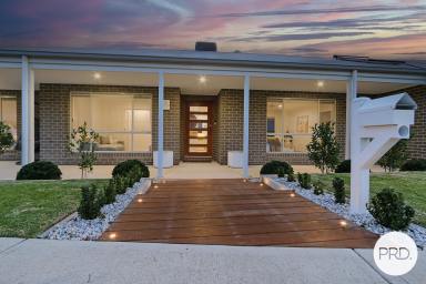 House For Sale - VIC - Leneva - 3691 - THOUGHTFULLY DESIGNED FOR EVERYDAY LIVING  (Image 2)