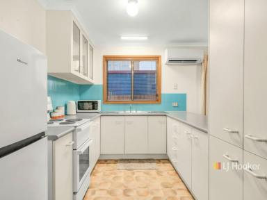Unit For Sale - TAS - Devonport - 7310 - Unit in Prime Location  (Image 2)