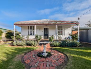 House For Sale - VIC - Swan Hill - 3585 - Charming Renovated Weatherboard - Walk to the River & CBD!  (Image 2)
