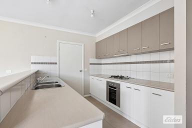 Townhouse For Sale - VIC - Kennington - 3550 - Vacant Possession - Modern, Low Maintenance Living, Close to It All  (Image 2)