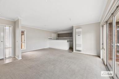 Townhouse For Sale - VIC - Kennington - 3550 - Vacant Possession - Modern, Low Maintenance Living, Close to It All  (Image 2)