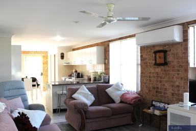 Unit For Sale - NSW - Inverell - 2360 - Immaculate Unit 8 Granville Court  (Image 2)