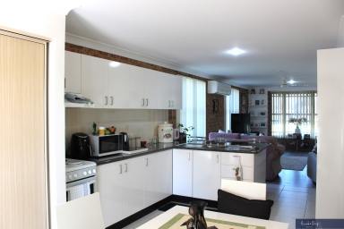Unit For Sale - NSW - Inverell - 2360 - Immaculate Unit 8 Granville Court  (Image 2)