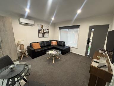 Unit For Lease - VIC - Rutherglen - 3685 - Fully Refurbished 1-Bedroom Unit with Large Private Yard  (Image 2)
