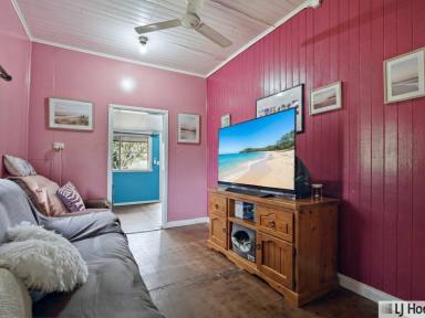 House For Sale - QLD - Midgenoo - 4854 - Renovator's Delight on a Generous 921m² Block in Midgenoo!  (Image 2)
