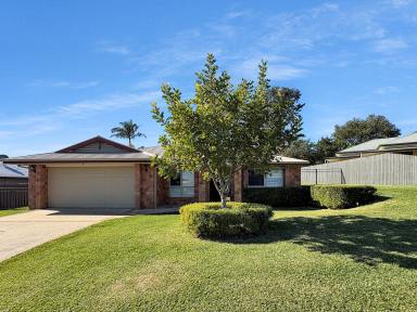 House For Sale - NSW - Kyogle - 2474 - EXCEPTIONAL VALUE IN SOUGHT-AFTER ROSEWOOD PLACE  (Image 2)