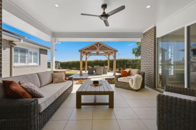 House For Sale - QLD - Highfields - 4352 - DUAL LIVING MODERN FAMILY HOME, GRANNY FLAT, LARGE 3-BAY SHED + SOLAR 17.2KW. (Image 2)