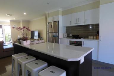 Duplex/Semi-detached For Lease - NSW - Dubbo - 2830 - Modern & Stylish Furnished Duplex Close To CBD  (Image 2)