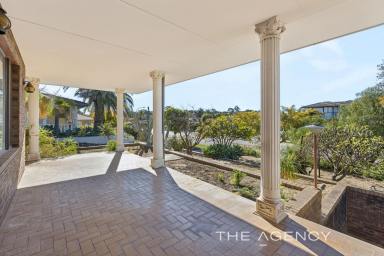 House For Sale - WA - Kingsley - 6026 - Magnificent Family Residence!  (Image 2)