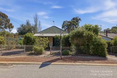House For Sale - WA - Dwellingup - 6213 - Charming Cottage on a Spacious 1,012m² Block - Heart of Dwellingup  (Image 2)