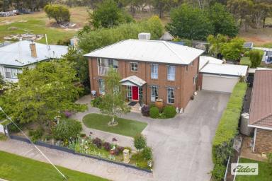 House For Sale - VIC - Stawell - 3380 - Luxurious Family Living At It's Finest  (Image 2)