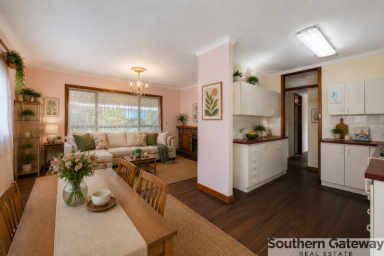 House For Sale - WA - Orelia - 6167 - READY TO WRITE THE NEXT CHAPTER ON INKPEN WAY (Image 2)