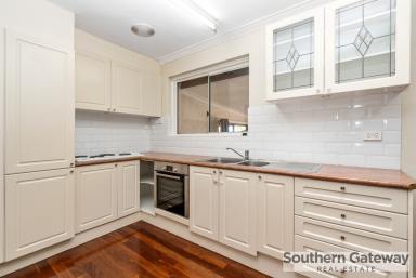 House For Lease - WA - Orelia - 6167 - Good sized Family Home  (Image 2)