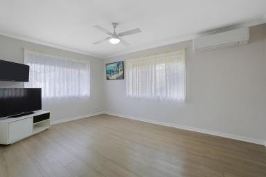House For Sale - VIC - Drouin - 3818 - Wow, Wow, Wow  (Image 2)