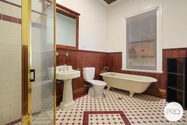 Townhouse For Lease - NSW - Albury - 2640 - CENTRAL CHARM ON WYSE! (Image 2)