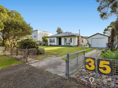 House For Sale - VIC - Port Welshpool - 3965 - Coastal Living with Nothing Left to Do  (Image 2)