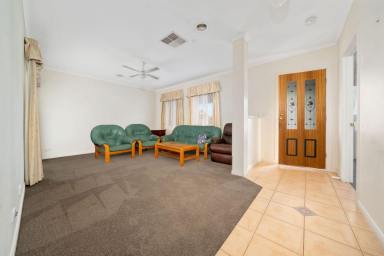 House For Sale - VIC - Pakenham - 3810 - Lakeside Living on 605m² Corner Block Family Home with Future Development Potential (STCA)  (Image 2)