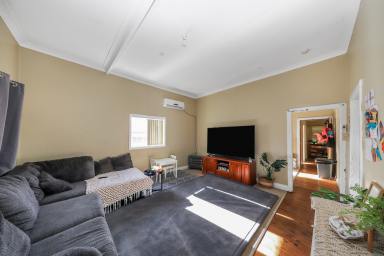 House For Sale - NSW - Tumut - 2720 - Prime Location!  (Image 2)