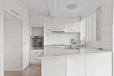 Unit For Lease - QLD - Newtown - 4350 - CENTRALLY LOCATED 3 BEDROOM TOWNHOUSE!  (Image 2)