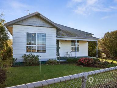 House For Sale - VIC - Toora - 3962 - Family Home with Views of Corner Inlet and Wilsons Promontory  (Image 2)